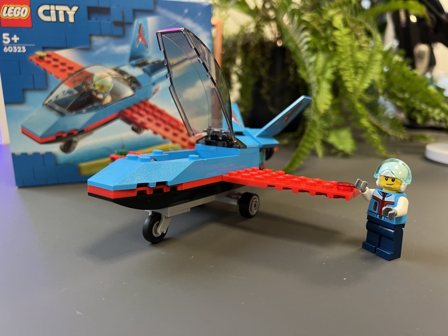 Zwei 9,99 Sets & 41697 LEGO im City Friends 60323 Duell