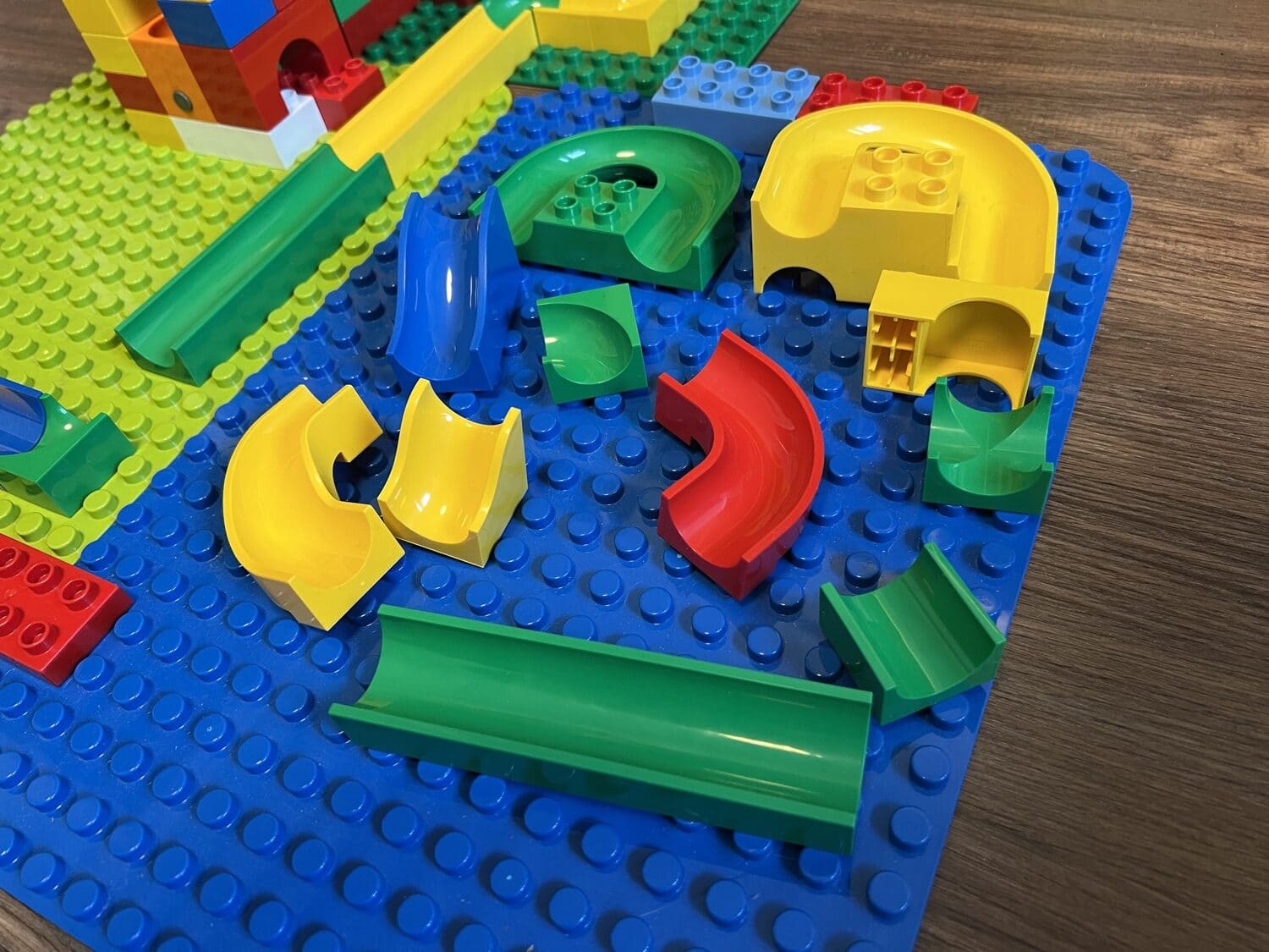 kompatibel mit Lego JUNIOR und DUPLO 10 Hubelino Bausteine 1x2x1 gelb Neu 