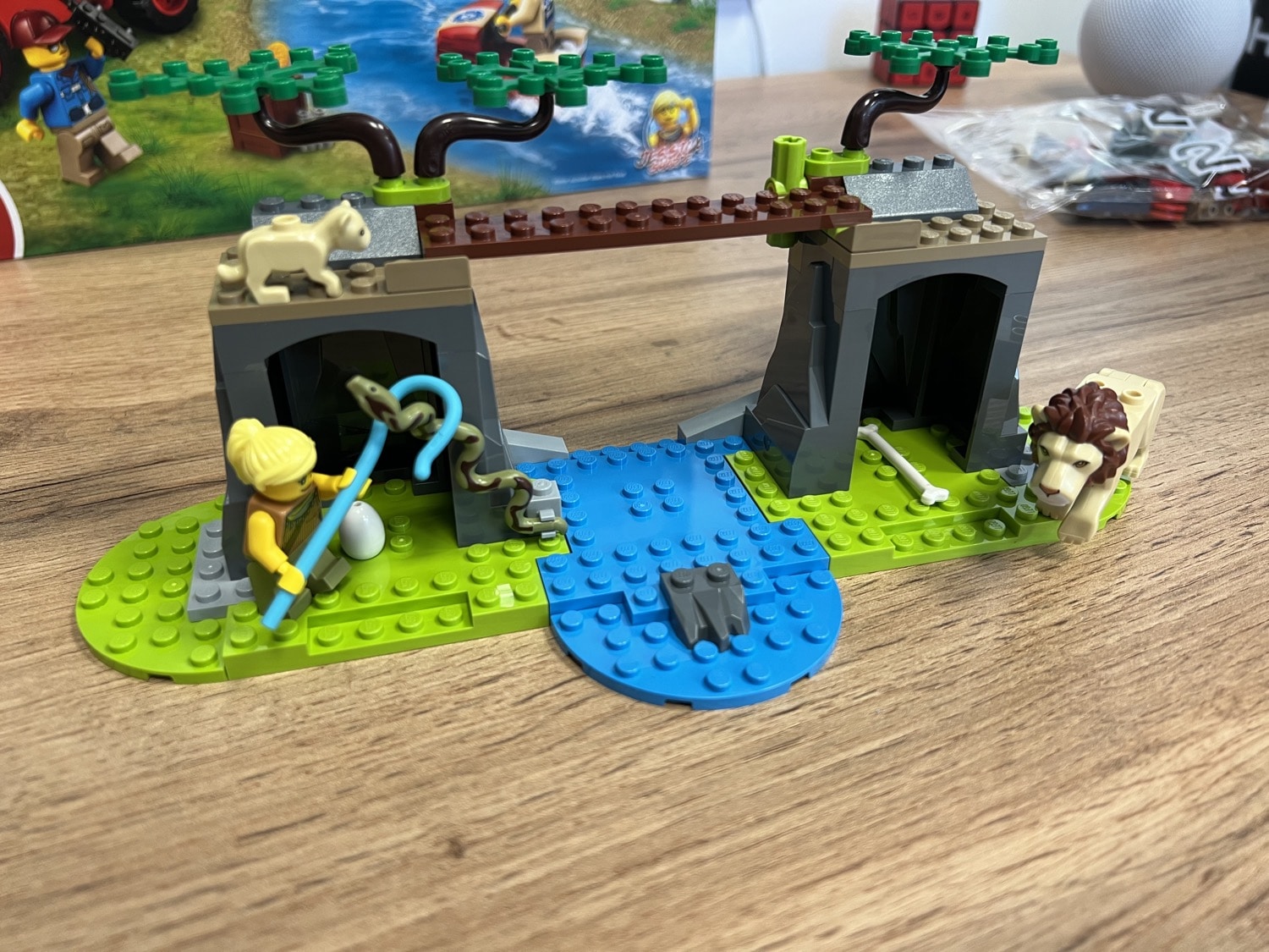 zwei Tierrettungs-Geländewagen City Der Löwen 60301: LEGO mit
